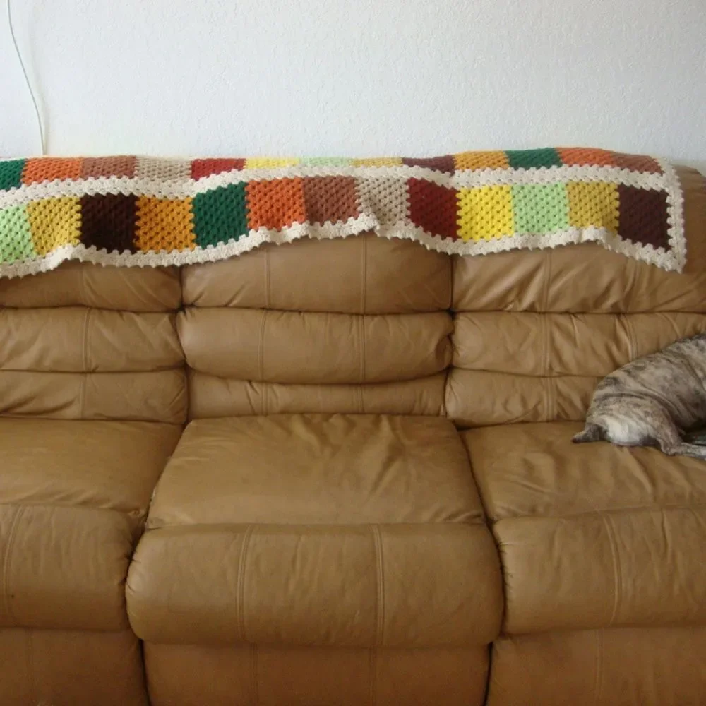 Vintage AFGHAN 60s 70s Crochet Throw Handmade Mid-Century Granny 76x55 GROOVY